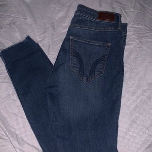 Hollister skinny jeans🕊
